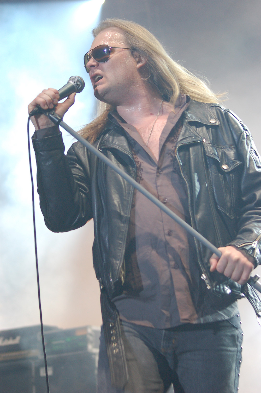 Ο Jørn Lande τραγουδά στη σκηνή του Metalmania 2007